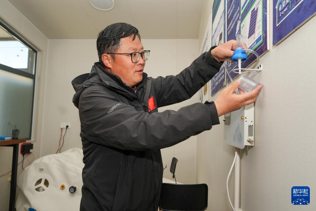 珠峰觀測站觀測主管的一天
