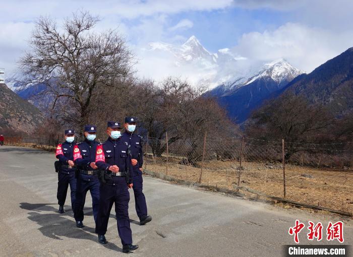 西藏林芝戍邊民警：為“你”翻山越嶺，卻無心看風(fēng)景