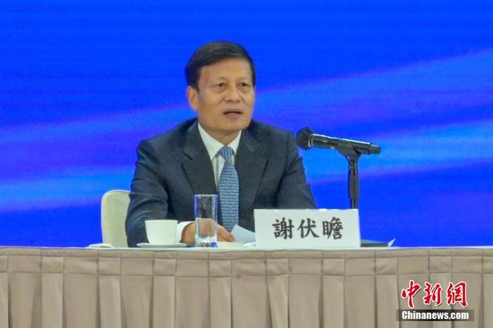 12月3日，香港特區(qū)政府在香港會(huì)議展覽中心舉行中共二十大精神宣講會(huì)，全國人大常委會(huì)法制工作委員會(huì)主任沈春耀和全國政協(xié)經(jīng)濟(jì)委員會(huì)副主任謝伏瞻出席作宣講。圖為謝伏瞻發(fā)言。 <a target='_blank' href='/'><p  align=